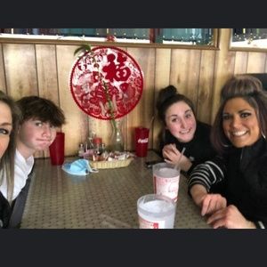 Meet your Posher, Alicia